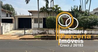 IMÓVEL AMPLO E VERSÁTIL NO CENTRO DE BEBEDOURO – MORAR, EMPREENDER OU INVESTIR!